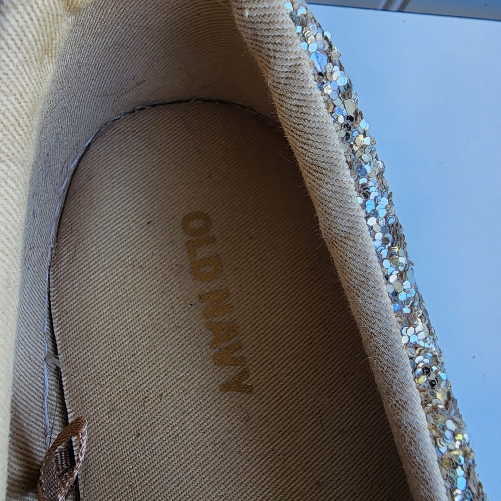 OLD NAVY Taupe Glitter Elastic Sneaker Slip On Womens Gold Size 8 - Picture 6 of 10